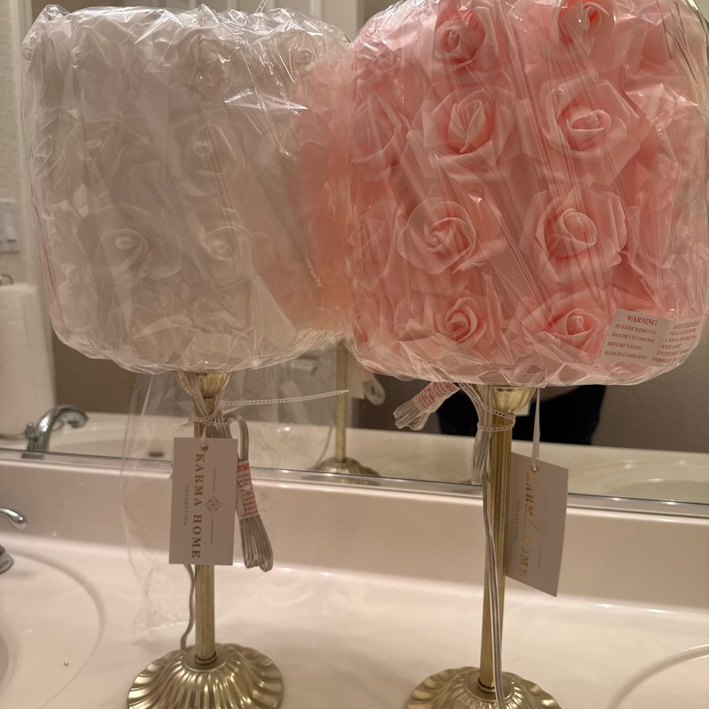 Cottage Core,Whimsical Soft Girl & Soft Boy Aesthetic
White & Pink Rose lamps 2 - Picture 14 of 15